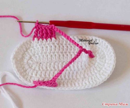 Como hacer unas sandalias a crochet para bebes04