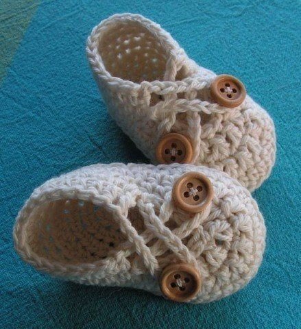 Zapatitos tejidos a crochet para niñas02